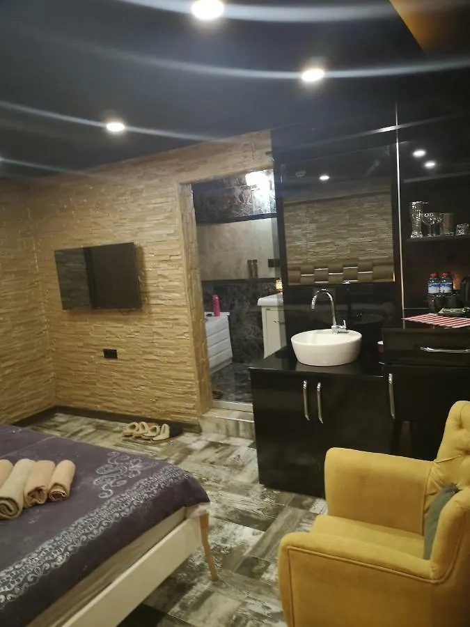 Love hotel 402- Black House Jakuzi Ve Klimali Daire Hotel Ankara
